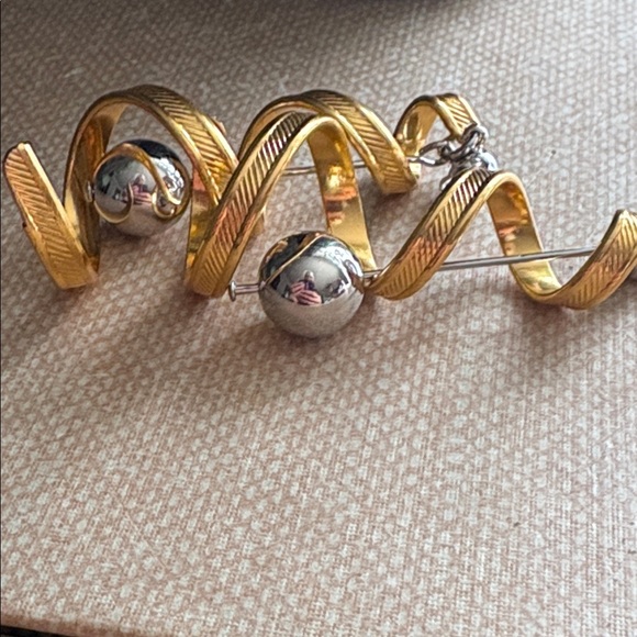 Vintage Avon 90s GoldPlated Spiral Confetti Dangle SilverTone Pendulum Balls 240 - Picture 4 of 10